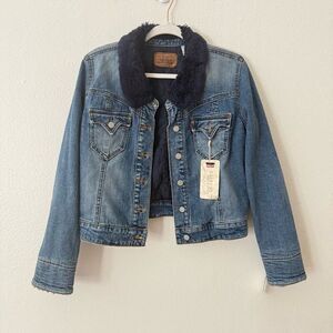 Brand New Levi's Women's Size Small Fauc Fur Collared Denim Trucker Jacket